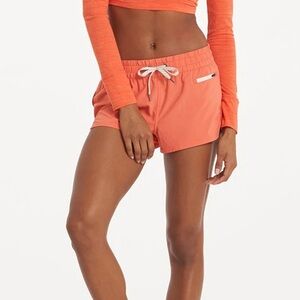 NWT Vuori Clementine Short Womens Size Medium Grapefruit